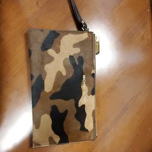 Micheal Kors Camo Wristlet